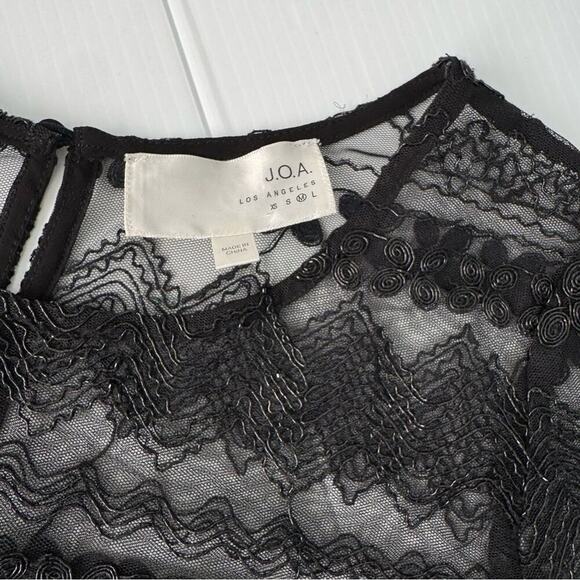 J.O.A. Black sheer lace short sleeve overlay t-shirt size medium M Crewneck - Picture 4 of 5